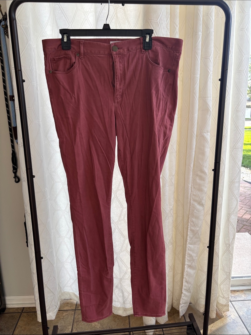 LOFT Women's Skinny Jeans in Burgundy